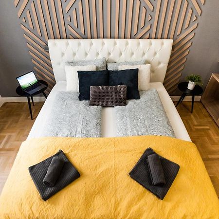Deluxe Quentin Home Next To The Fashion Street Budapest Eksteriør billede