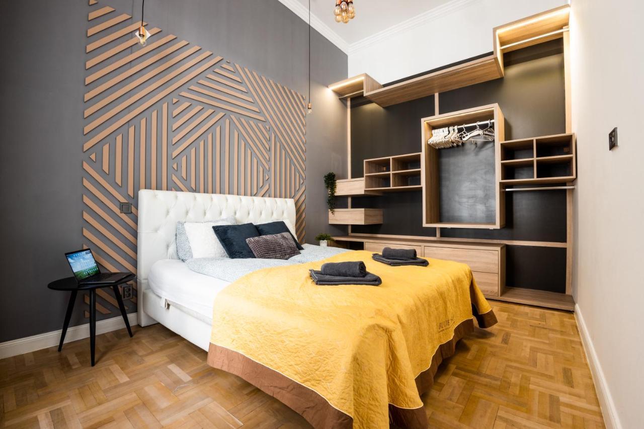 Deluxe Quentin Home Next To The Fashion Street Budapest Eksteriør billede
