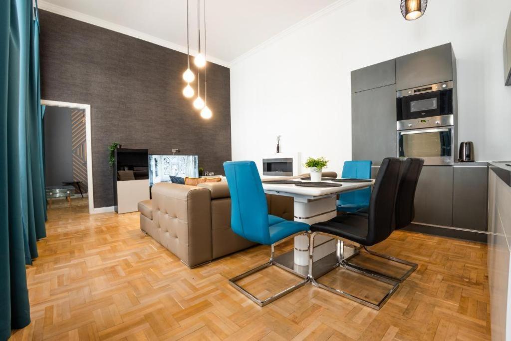 Deluxe Quentin Home Next To The Fashion Street Budapest Eksteriør billede