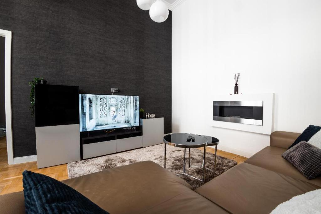 Deluxe Quentin Home Next To The Fashion Street Budapest Eksteriør billede